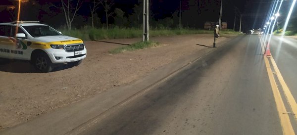 Motorista abandona carro e foge correndo durante operação de combate à embriaguez