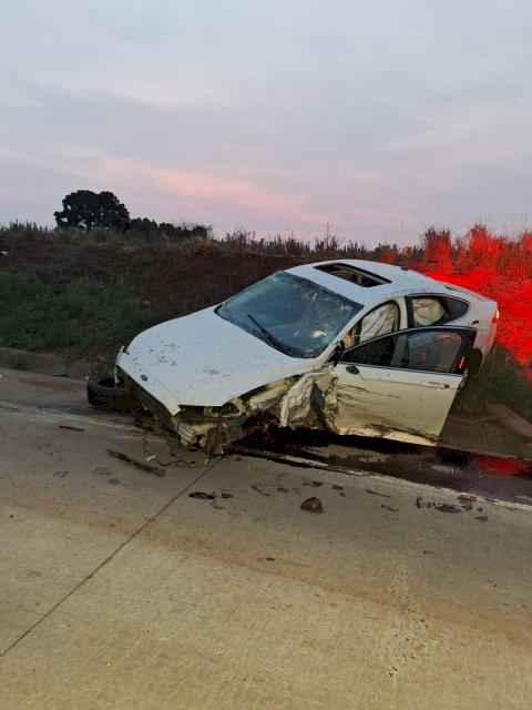 Condutor de automóvel sai ferido em colisão na BR 163 em Guarujá do Sul