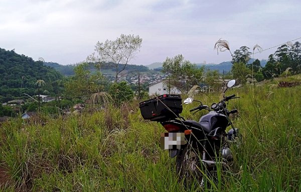 Polícia Civil de Riqueza recupera veículo e motocicleta furtados