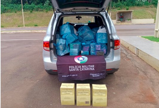 Carro é flagrado com cerca de R$ 30 mil em vinhos, eletrônicos e materiais de pesca na SC-163