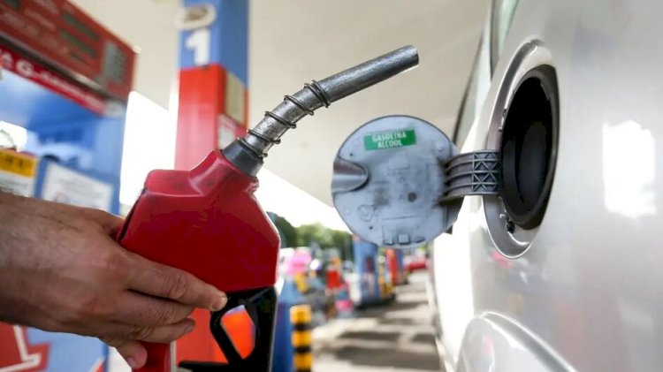 Por que a gasolina deve ficar mais cara nas próximas semanas em SC