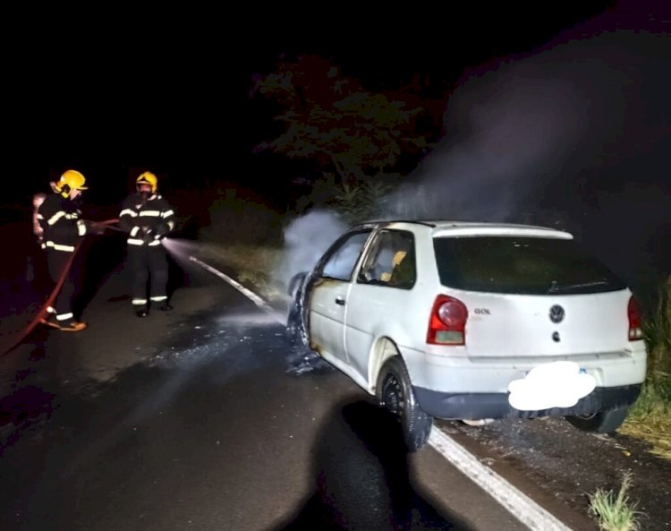 Incêndio em veículo mobiliza bombeiros no Oeste de SC