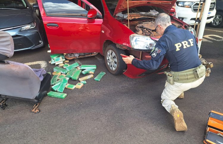 PRF apreende cerca de 300 quilos de maconha em veículos argentinos em Três Passos