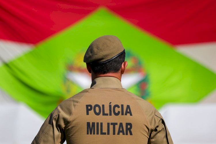 190 anos da PMSC: governador anuncia valorização da carreira militar e reforço no efetivo