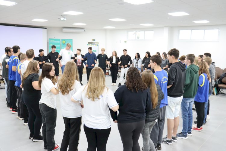 Sicoob Creditapiranga inicia programa Jovens Cooperativas Catarinenses 2025